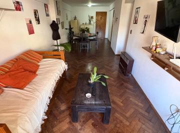 Departamento · 90m² · 5 Ambientes · Semipiso en Venta de 3 Dorm. Sobre Jujuy 159 a m de Cañada - Centro