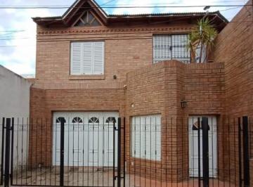 Casa de 6 ambientes, Timbúes · Casa con Posibilidad de Anexar Salón Comercial Sobre Ruta 11.