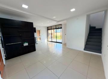Casa · 100m² · 4 Ambientes · 2 Cocheras · Casa en Venta en City Bell 4 Ambientes Cocheras