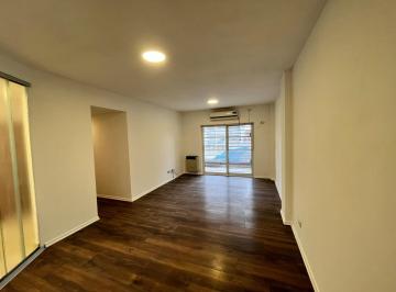Departamento · 90m² · 3 Ambientes · 2 Cocheras · Departamento de Tres Ambientes en Alquiler con Dos Cocheras - Moron Sur