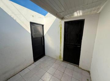 PH en Alquiler de 2 ambientes Sarandi · PH de con 1 Dormitorio en Alquiler en Sarandi