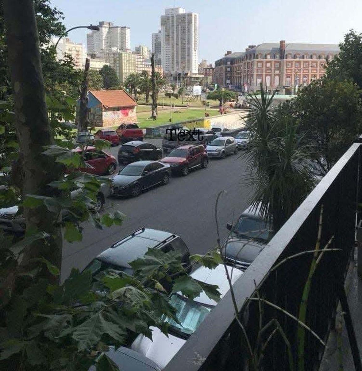 3 Ambientes con Balcon Saliente, Vista a Plaza Colon