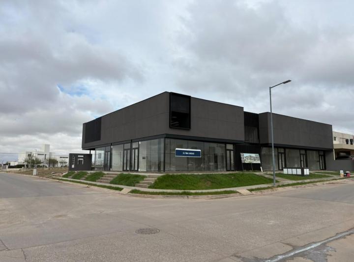 Local comercial · 65m²