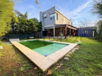 Casa · 149m² · 4 Ambientes · 1 Cochera · Venta Casa de 2 Dorm. + Comodín con Pileta en Tierra de Sueños III
