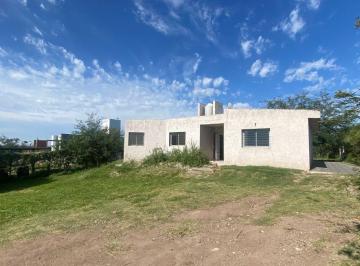 Casa de 6 ambientes, Unquillo · Casa en Unquillo en Venta