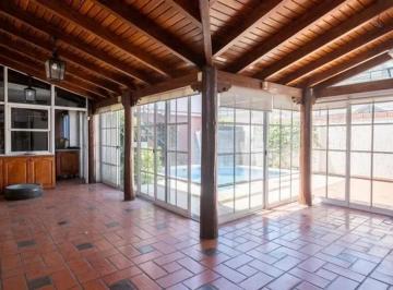 Imagen 1 · Casa en Venta de 4 Dorm. a m de Importante Av