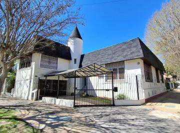 Casa · 210m² · 6 Ambientes · 2 Cocheras · Oportunidad Casa en Tigre Para Remodelar