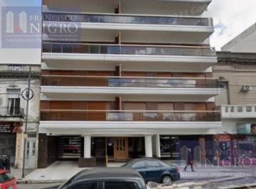 Departamento · 71m² · 3 Ambientes · Alquiler Departamento 3 Ambientes con Cochera y Patio en Villa del Parque
