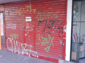 Local comercial , Lomas de Zamora · Local de 3,4 m X 26,27 m + Entrepiso en Excelente Ubicacion Comercial