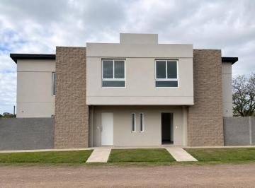 Casa · 112m² · 4 Ambientes · 1 Cochera · Casas - Duplex - Villa Altabe, Resistencia