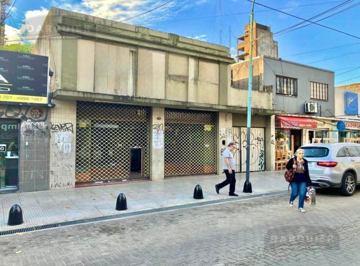 Local comercial · 303m²
