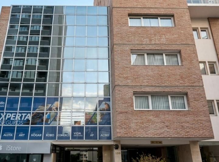 Oficina comercial · 120m² · 1 Ambiente · 1 Cochera