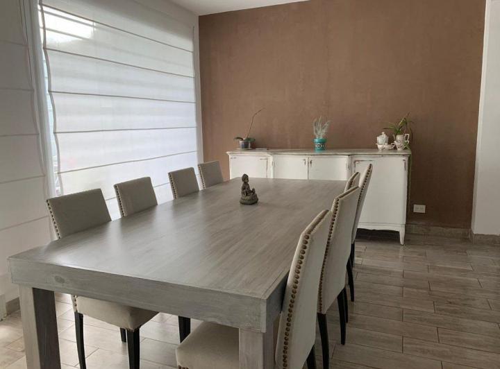 Casa · 230m² · 5 Ambientes · 2 Cocheras