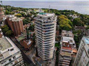 Departamento · 172m² · 4 Ambientes · 1 Cochera · Departamento en Venta de 4 Ambientes en La Lucila Edificio Selene