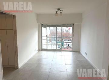Departamento · 26m² · 1 Ambiente · Departamento Monoambiente Ctfrente C/balcónfrances Av Boedo Piso 8° Alquiler$500.000expensas$145.000