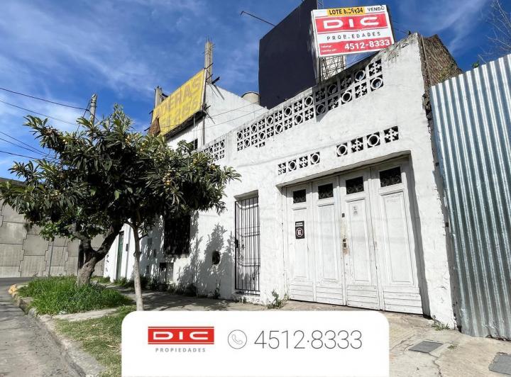 Terreno · 150m² · 8 Ambientes · 1 Cochera