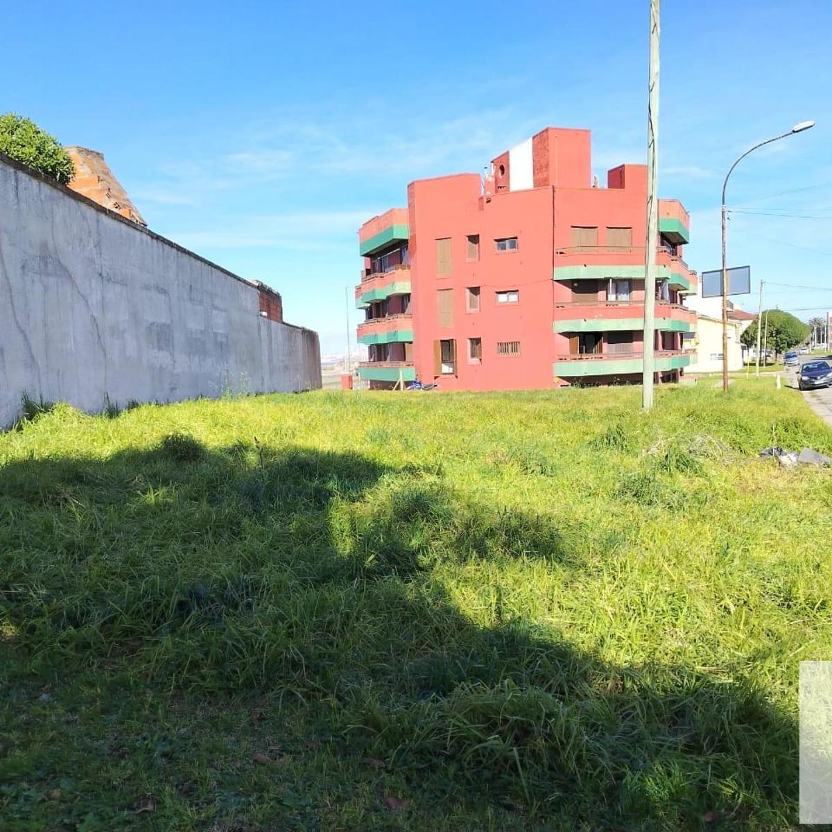 Terreno en venta 395m² sobre calle Esquiu — Ideal para desarrollo
