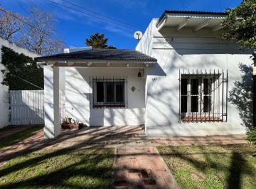 Casa · 106m² · 3 Ambientes · 1 Cochera · Casa en Venta City Bell 2 Dorm. con Cochera