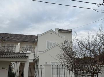 Casa de 6 ambientes, Córdoba · Alquilo Casa de 3 Dorm. a 1 Cuadra de Colegio Aleman Barrio Arguello