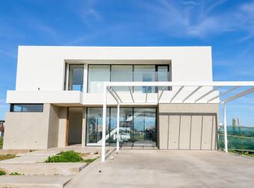 Casa · 242m² · 4 Ambientes · Casa en Puerto Nizuc