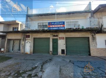 Casa · 300m² · 5 Ambientes · Casa con Local en Venta Moron Sur