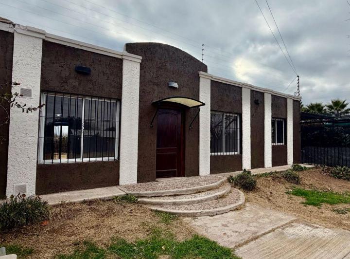 Casa · 150m² · 4 Ambientes · 2 Cocheras