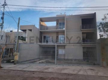 Casa · 85m² · 2 Ambientes · 1 Cochera · Duplex en Venta. Guaymallén. Ba. Privado Roncón Veneto.