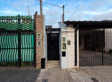 PH · 90m² · 3 Ambientes · PH 3 Ambientes Al Fondo con Patio y Jardin.