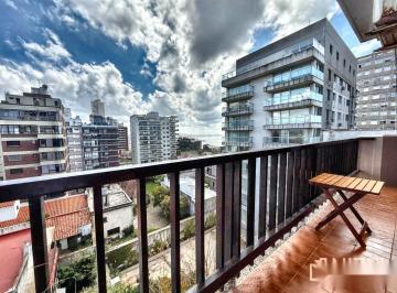 Departamento de 2 ambientes, Mar del Plata · Excelente Dpto 2 Ambientes con Cochera y Vista Al Mar. Reciclado y Amoblado.