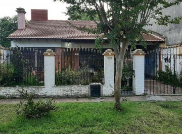 Casa · 99m² · 3 Ambientes · 1 Cochera · Casa - Villa Gobernador Udaondo