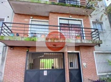 Departamento · 53m² · 3 Ambientes · 1 Cochera · Departamento 3 Amb. con Balcon y Cochera - Muy Buen Estado