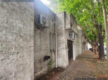 Local comercial · 221m² · 8 Ambientes · Local con 7 Consultorios/oficinas, Cocina y Patio en Alquiler - Quilmes
