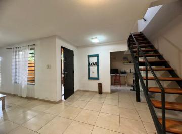 Casa · 156m² · 3 Ambientes · 3 Cocheras · Casa en Venta Los Hornos.