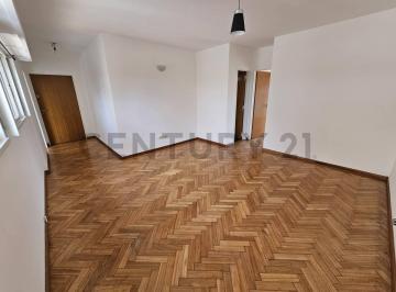 Departamento · 44m² · 2 Ambientes · Alquiler Dos Ambientes con Balcon Parque Avellaneda