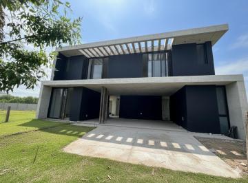 Casa · 432m² · 7 Ambientes · 4 Cocheras · Casa Virazon