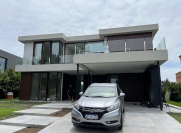 Casa · 400m² · 7 Ambientes · 4 Cocheras · Casa Virazon