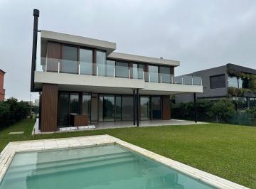Casa · 310m² · 7 Ambientes · 4 Cocheras · Casa Virazon