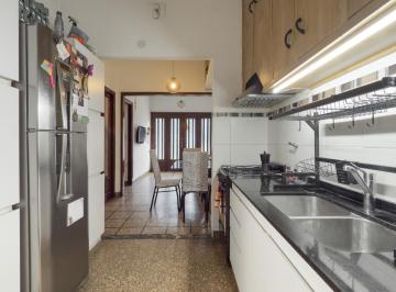 PH · 63m² · 5 Ambientes · Venta PH Villa Urquiza, en Bloque, Mismo Terreno, Entrada Independiente