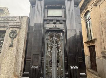 Bóveda, nicho o parcela , Recoleta · Boveda en Cementerio de La Recoleta