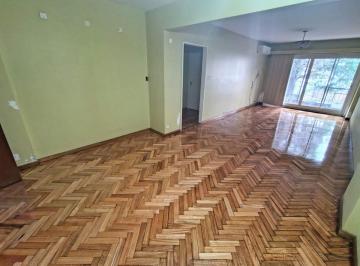 Departamento de 3 ambientes, Balvanera · Impecable 3 Amb Al Frente con Balcón y Gran Cocina Modernizada