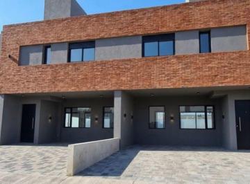 Casa de 4 ambientes Alquiler $ 1.200.000 · Alquiler San Ignacio Village Duplex
