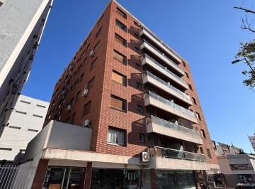 Departamento · 45m² · 2 Ambientes · Bºcentro - 1 Dormitorio con Balcon.