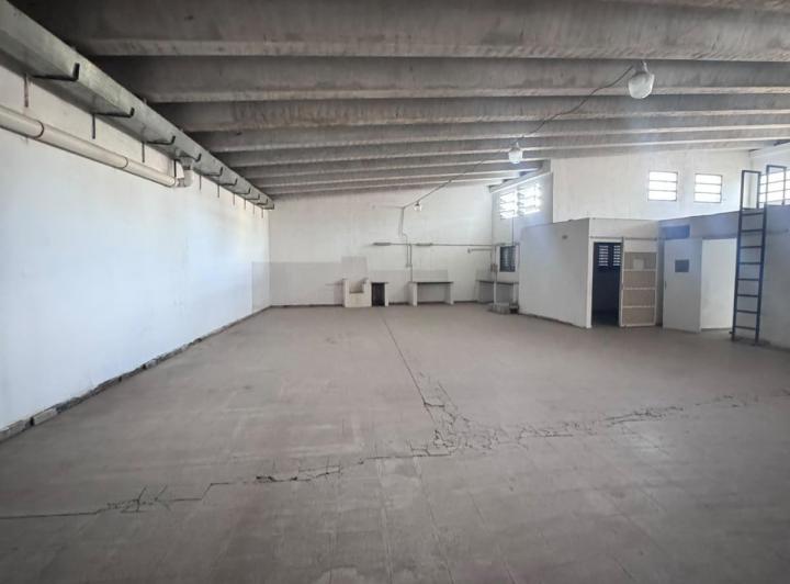 Bodega-Galpón · 488m² · 6 Ambientes