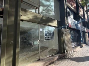 Local comercial · 70m² · Excelente Local Comercial en Bv. Chacabuco Casi 25 de Mayo