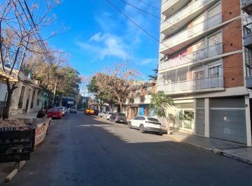 Departamento de 2 ambientes, Caballito · 2 Ambientes Semipiso Frente Balcón Super Luminoso Cochera Fija Piscina Parrilla Paysandu 442