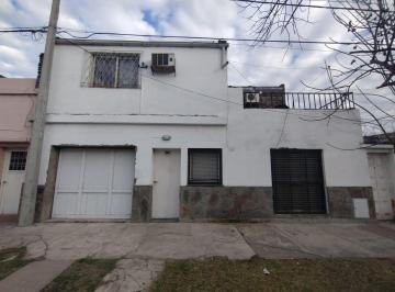 Casa · 95m² · 4 Ambientes · Venta de Casa 2 Dorm. Barrio Sur