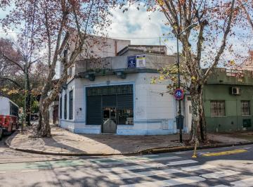 PH · 214m² · 5 Ambientes · Venta 2 Viviendas y Local en Bloque en Esquina en La Paternal.