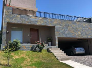 Casa de 8 ambientes, La Calera · Alto Warcalde Country