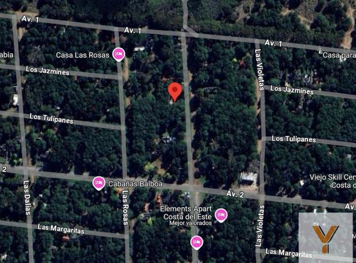 Terreno · 704m²