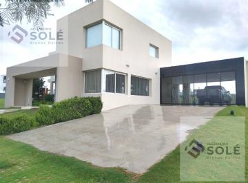 Casa · 350m² · 6 Ambientes · 2 Cocheras · Casa a La Venta en ¨puerto del Águila ¨ - Calidad y Diseño